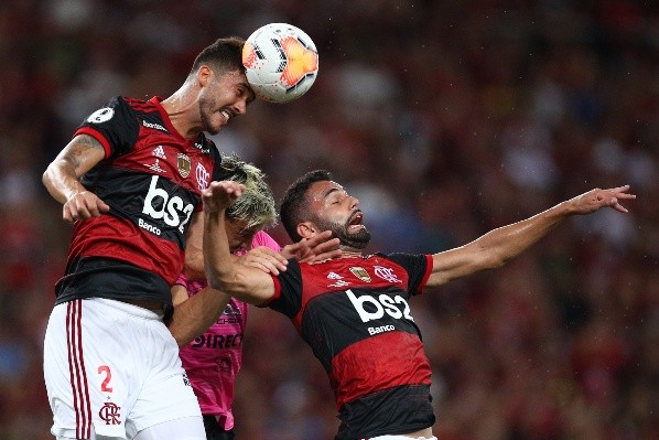 Gustavo Henrique fará dupla de zaga com Rodrigo Caio contra o Goiás (Foto: Getty Images)
