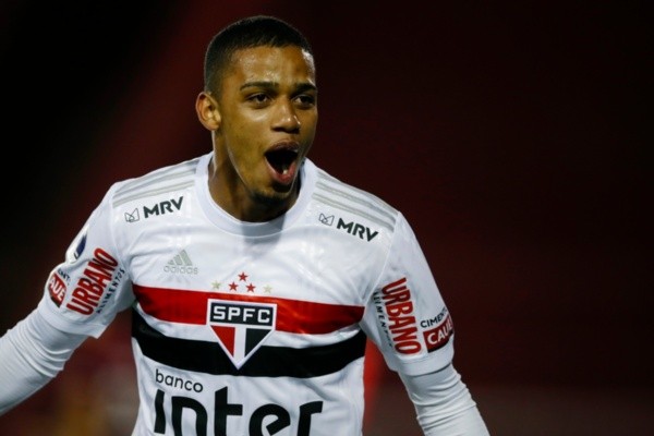 Brenner comemora gol no Morumbi. Foto: Getty Images