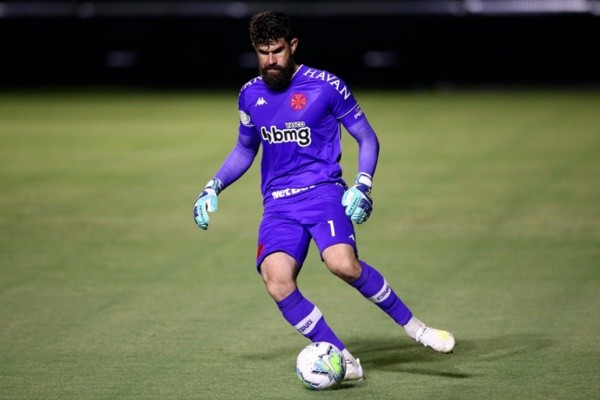 O Vasco, comandado por Luxemburgo, precisa da vitória para se afastar do rebaixamento - Foto: Getty Images