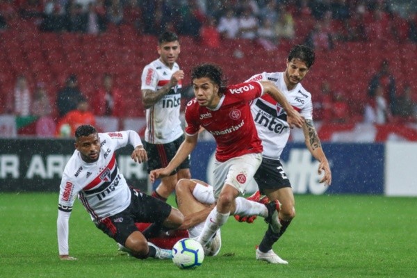 São Paulo x Internacional disputam a liderança do Brasileirão nesta quarta. Foto: Getty Images