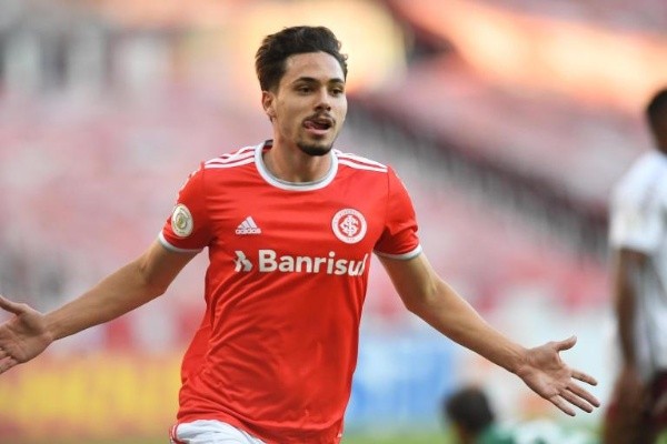 Jovem Maurício pode ser uma opção para eventual ausência de Edenilson no gre-Nal (Foto: Ricardo Duarte/Inter)