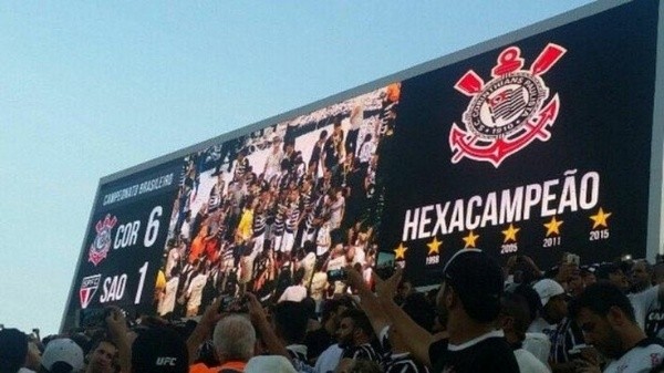 Corintianos parabenizam São Paulo com imagem de goleada. Foto: Reprodução/Twitter