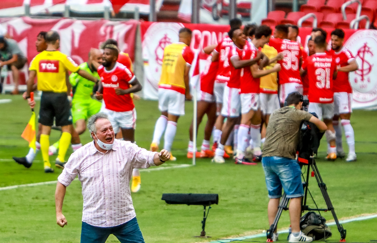 Elenco do Internacional comemora gol contra o Grêmio. Foto: Getty Images
