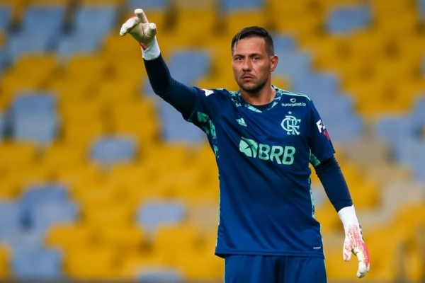 Diego Alves realizou atividades na academia nesta terça. Foto: Getty Images