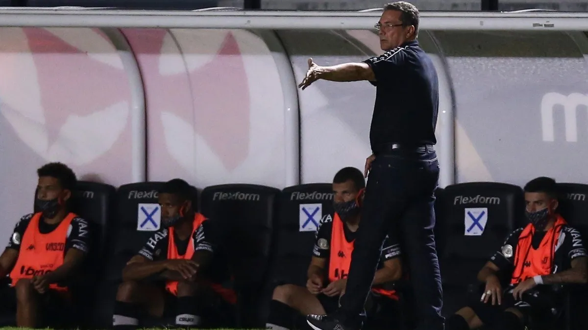 Vanderlei Luxemburgo voltou para o Vasco para tentar salvar a equipe de mais um rebaixamento. (Foto: Getty Imaes)
