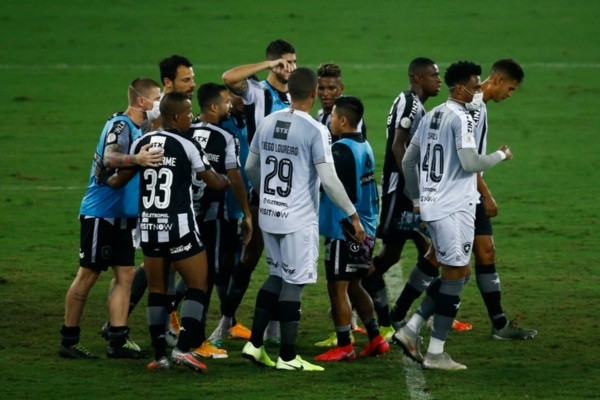 Jogadores do Botafogo em partida pelo Brasileirão. Foto: Getty Images