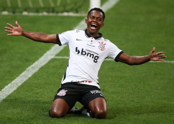 Tanto Corinthians quanto o Ceará buscam uma vaga na Copa Libertadores - (Foto: Getty Images) Tanto Corinthians quanto o Ceará buscam uma vaga na Copa Libertadores - (Foto: Getty Images)