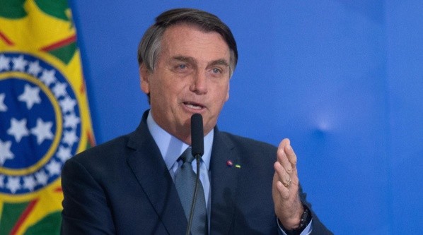 O governo de Jair Bolsonaro quer recriar o auxílio, mas para menos pessoas - Foto: Getty Images