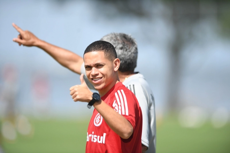 Marcos Guilherme deve entrar como titular no ataque colorado contra o Athletico (Foto: Ricardo Duarte / Divulgação Inter)