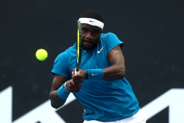 Tiafoe terá uma parada dura nesta terça. (Foto: Getty Images)