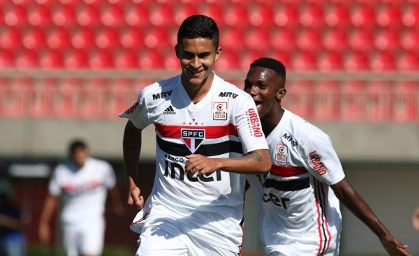 Nestor é destaque da base do São Paulo e a torcida quer uma chance no time titular (Foto: Rubens Chiri/São Paulo)