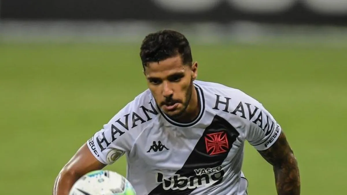 Henrique sentiu tornozelo diante do Fortaleza e pode ser desfalque contra o Inter (Foto: Getty Images)