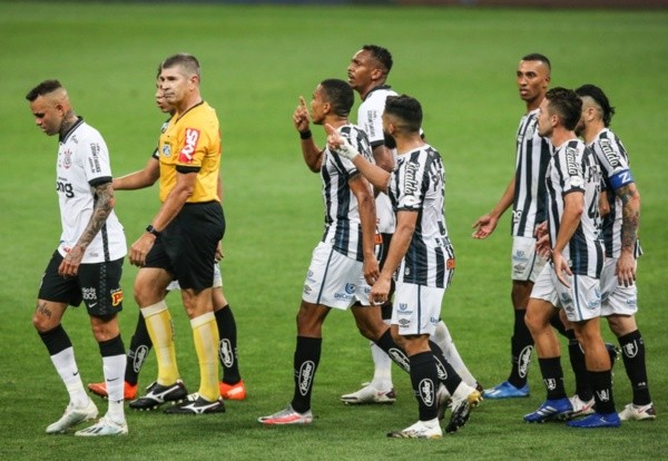 Santos x Corinthians | Peixe não perde para o Timão na ...