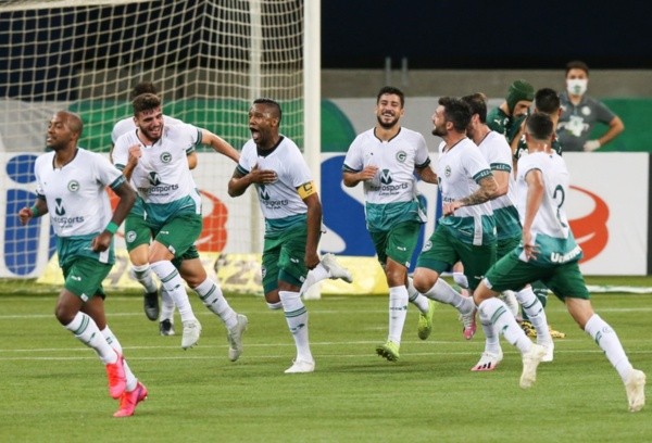 Jogadores do Goiás comemoram gol. Foto: Getty Images