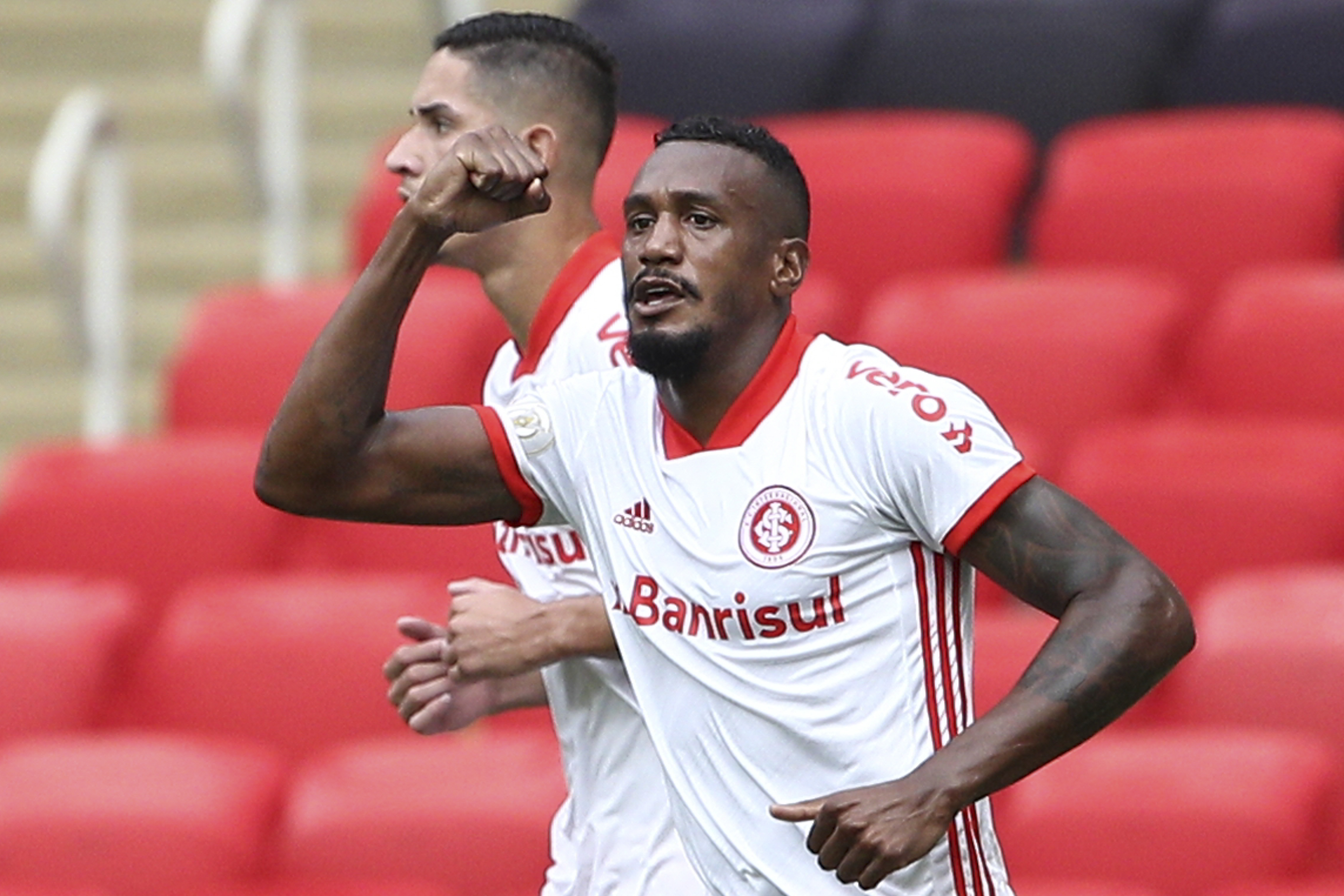 Edenilson deve receber proposta do Atlético ao término do Brasileirão (Foto:Buda Mendes/Getty Images Brasil)