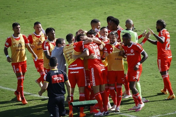 Internacional precisa da vitória nesta quinta-feira (25). (Foto: Getty Images)