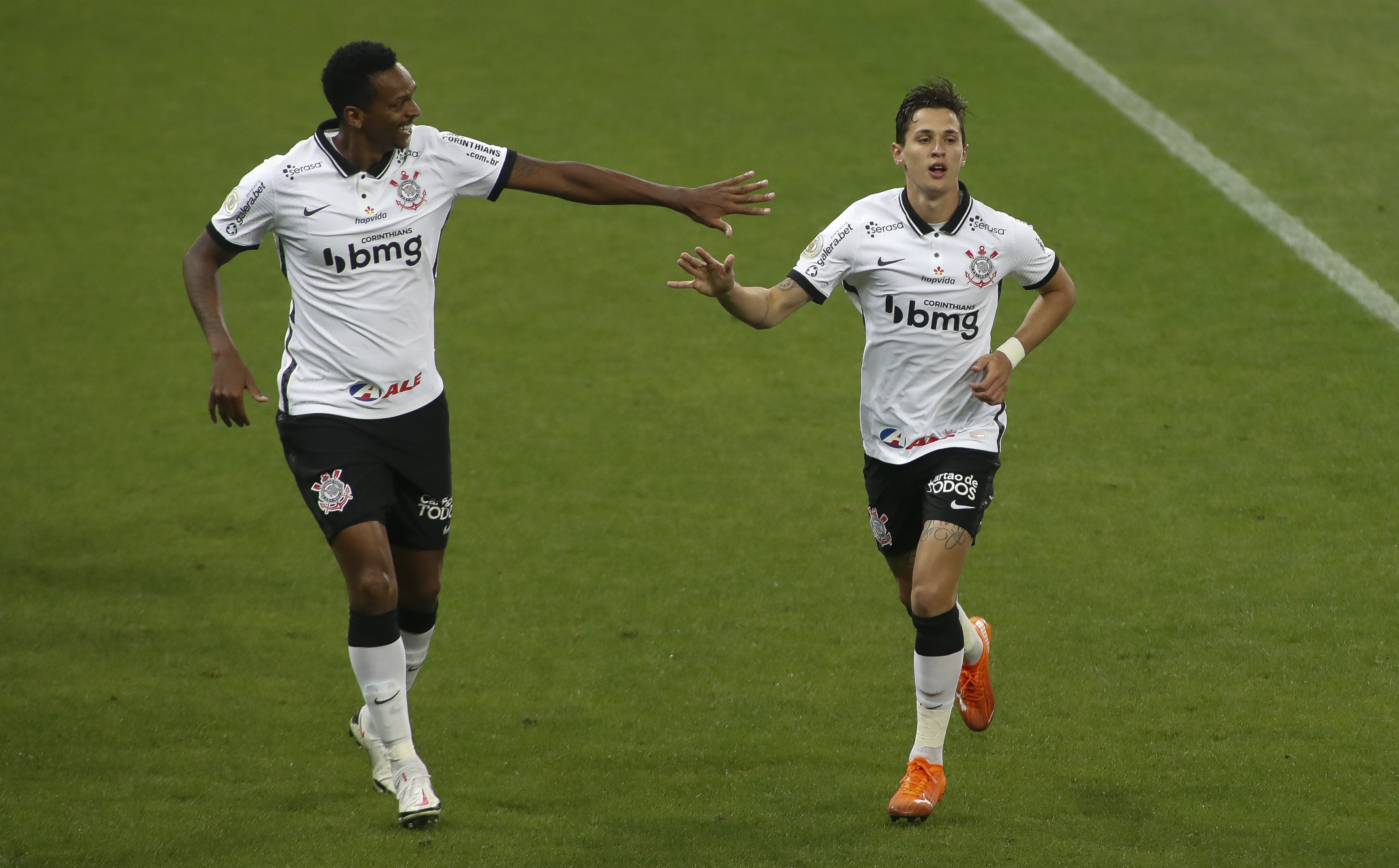 Corinthians em campo pelo Brasileirão 2020. (Foto: Getty Images)