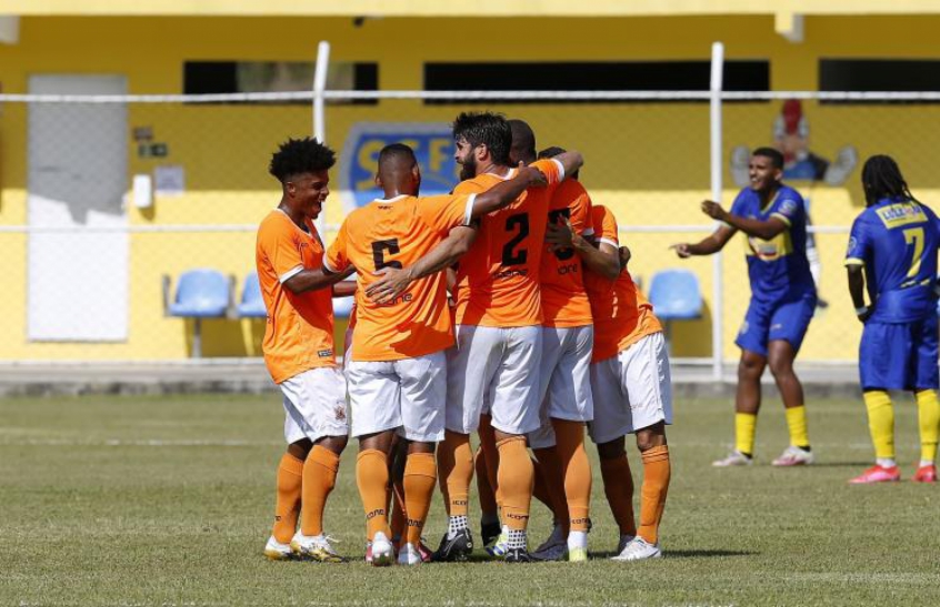 Nova Iguaçu comemorando gol na fase preliminar do Carioca. (Foto: Getty Images)