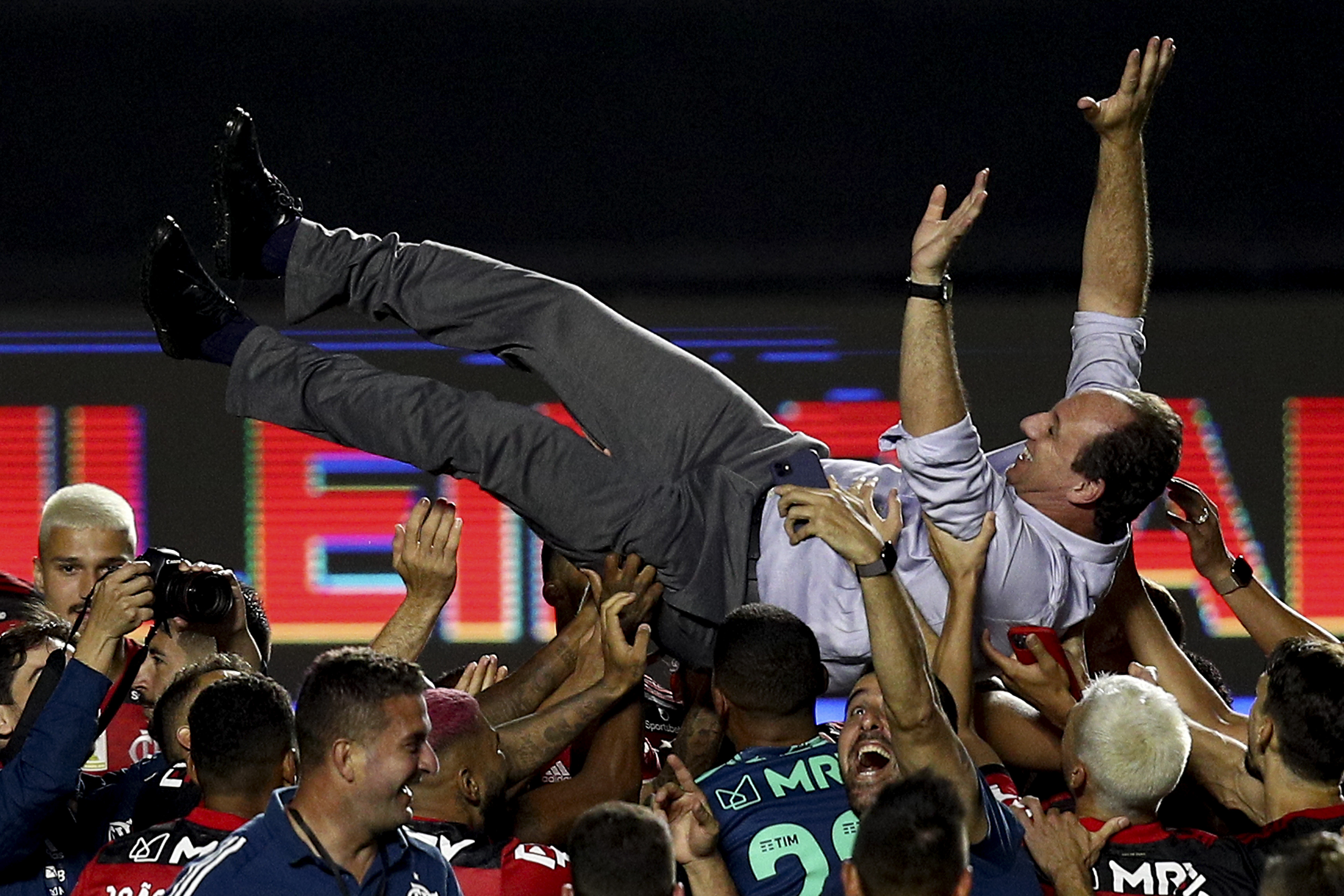 Rogério Ceni foi campeão Brasileiro pelo Flamengo em 2020. (Foto: Getty Images)