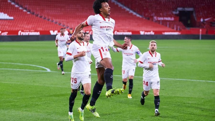 Equipe do Sevilla comemorando gol. (Foto: Getty Images)