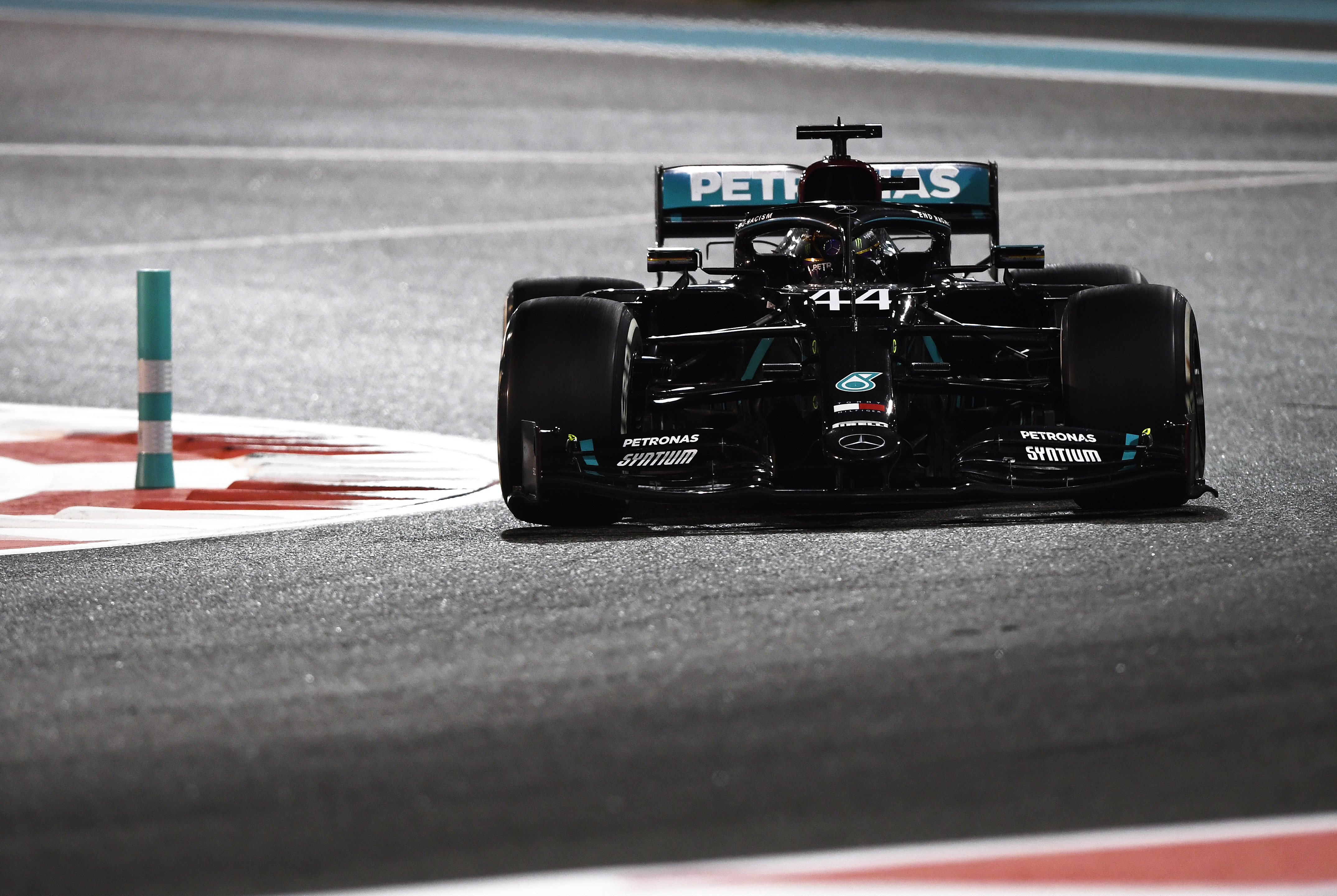 Hamilton já conquistou o título da Fórmula 1 sete vezes. (Foto: Getty Images)