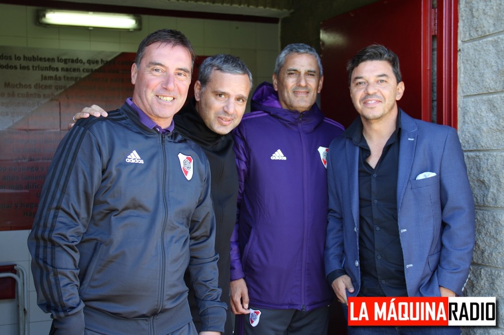Grossi (2º da esq. para dir.) era considerado o braço direito de Gallardo no River (Foto: Site Oficial / Gustavo Grossi)