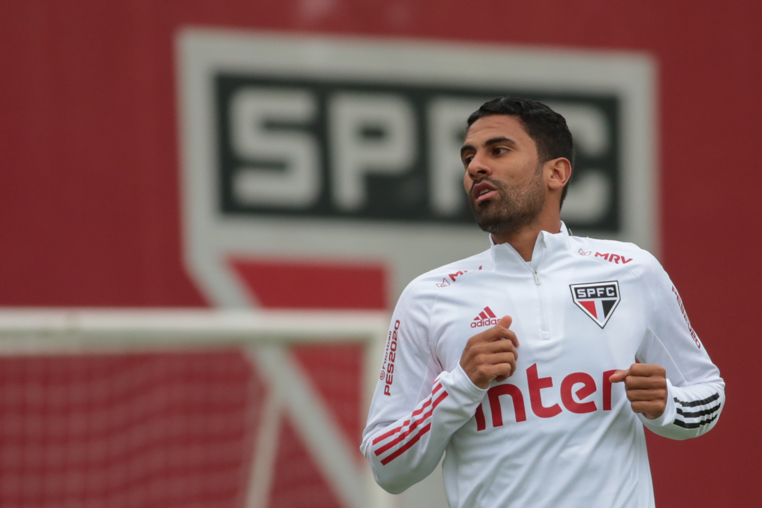 Tréllez: na mira do Sport (Imagem: Marcello Zambrana/AGIF)