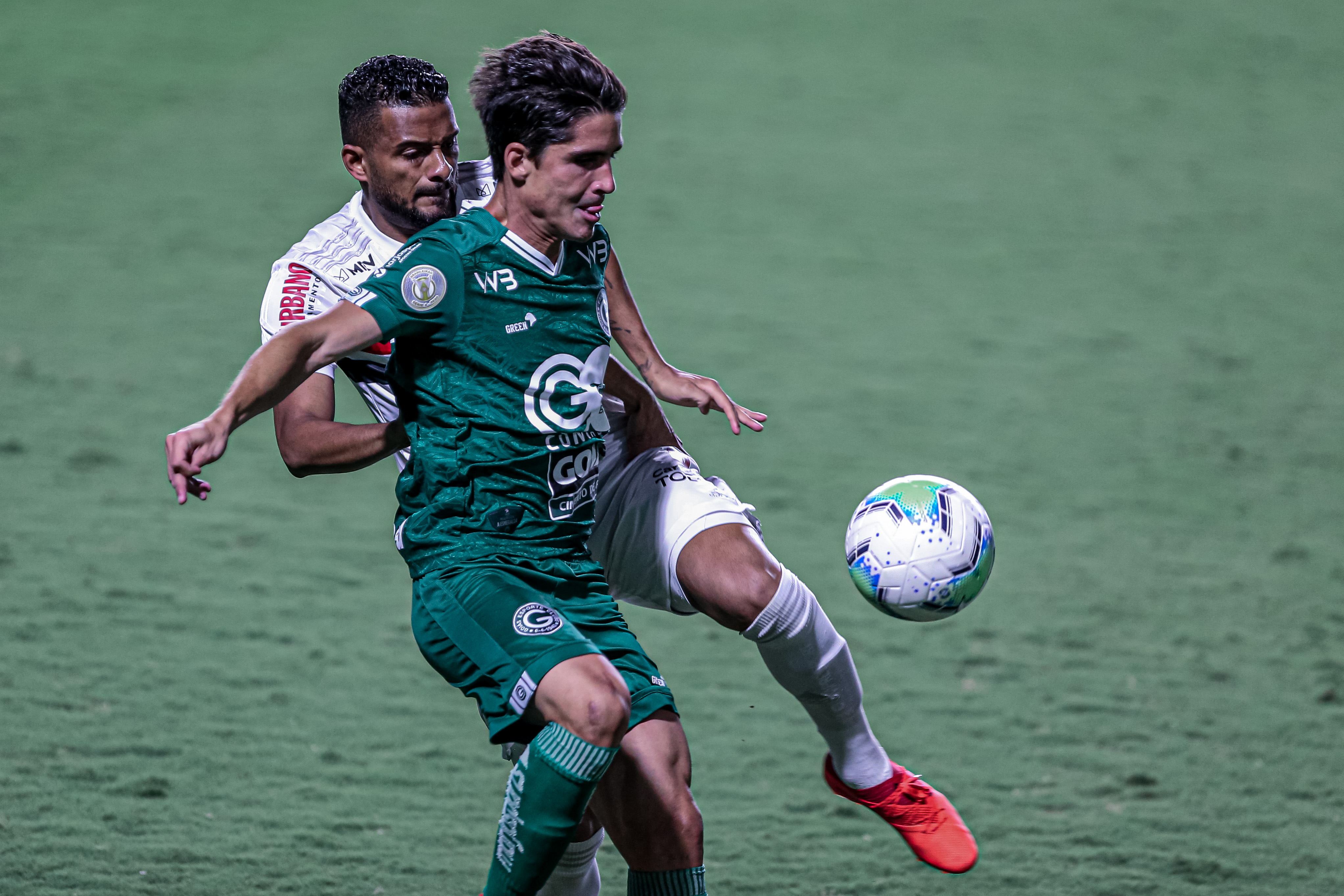 Gustavo Blanco é outro que deve ter sua situação definida no Atlético em breve (Foto: Heber Gomes/AGIF)