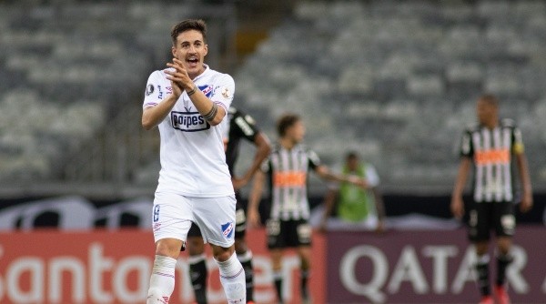 Gabriel Neves se destacou no Nacional-URU (Foto: Marcelo Alvarenga/AGIF)