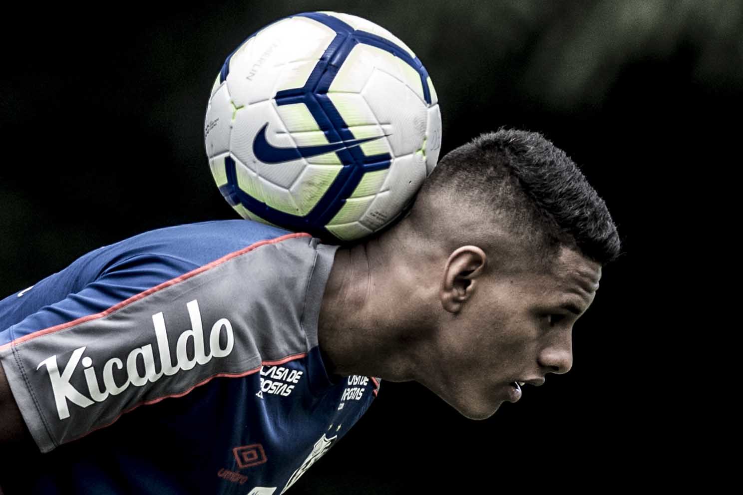 Tailson perdeu espaço no Paulistão com Ariel Holán e deve se transferir ao Coritiba (Foto: Ivan Storti/Santos FC)