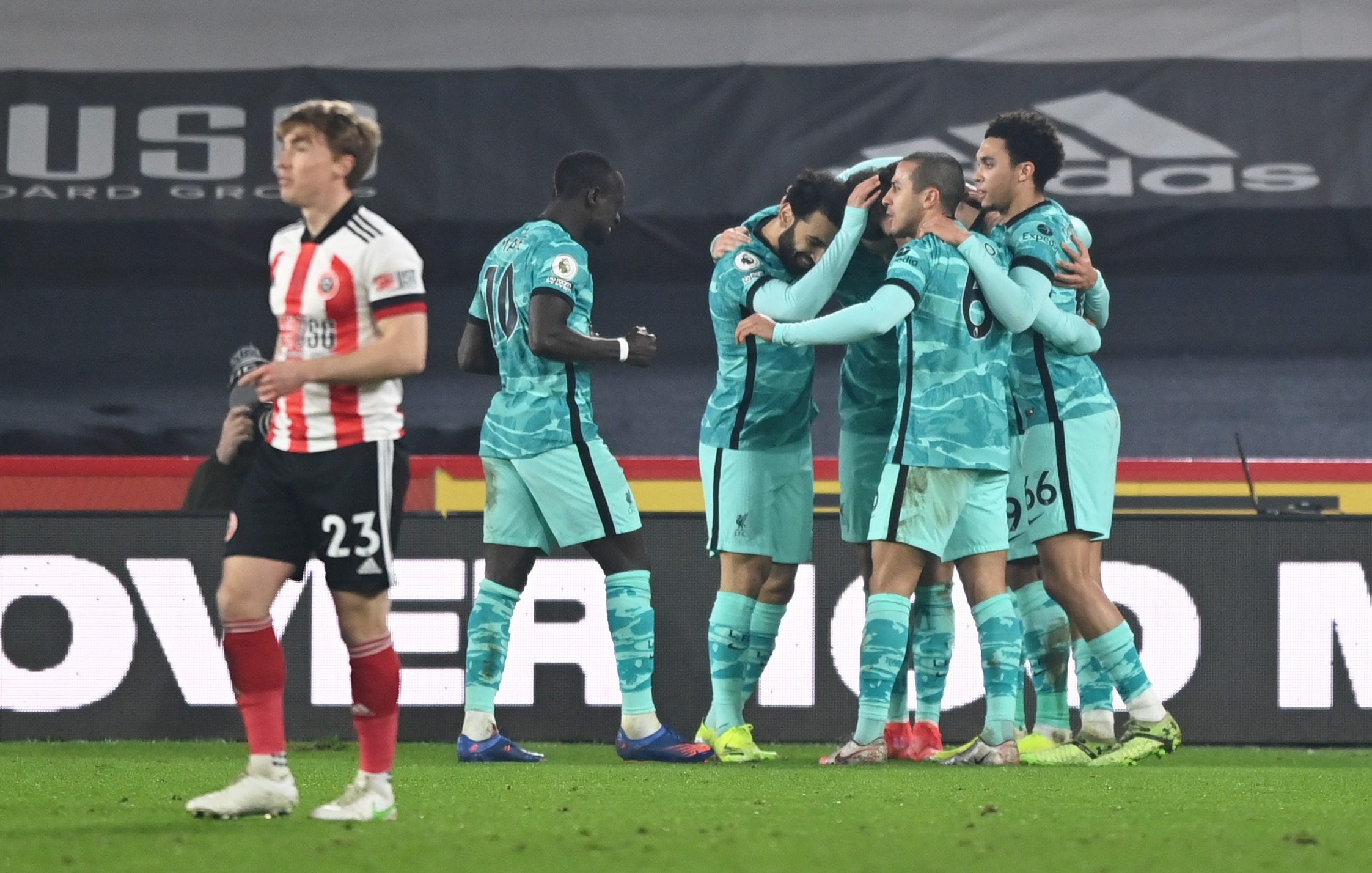 Liverpool comemorando gol na Premier League. (Foto: Getty Images)