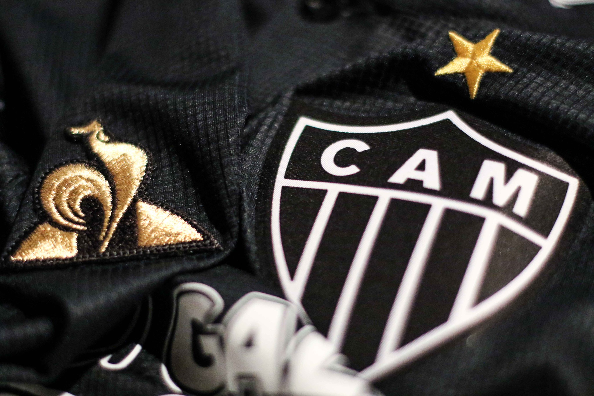 Atleticanos não desejam saída da Le Coq em troca com a Nike na web (Foto: Pedro Souza / Atlético)