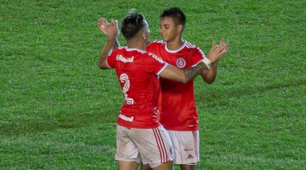 RS - Pelotas - 04/03/2021 - GAUCHO 2021, PELOTAS X INTERNACIONAL - Lucas Ramos jogador do Internacional comemora seu gol com Heitor jogador da sua equipe durante partida contra o Pelotas no estadio Boca do Lobo pelo campeonato Gaucho 2021. Foto: Volmer Perez/AGIF