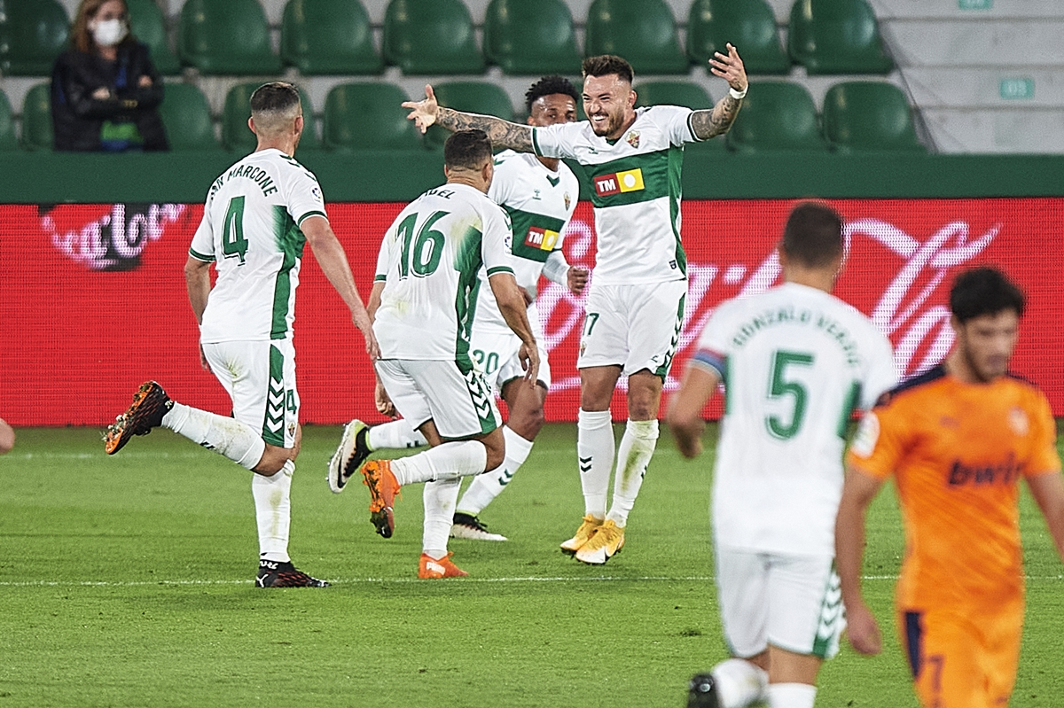 Jogadores do Elche comemoram gol. Foto: Getty Images