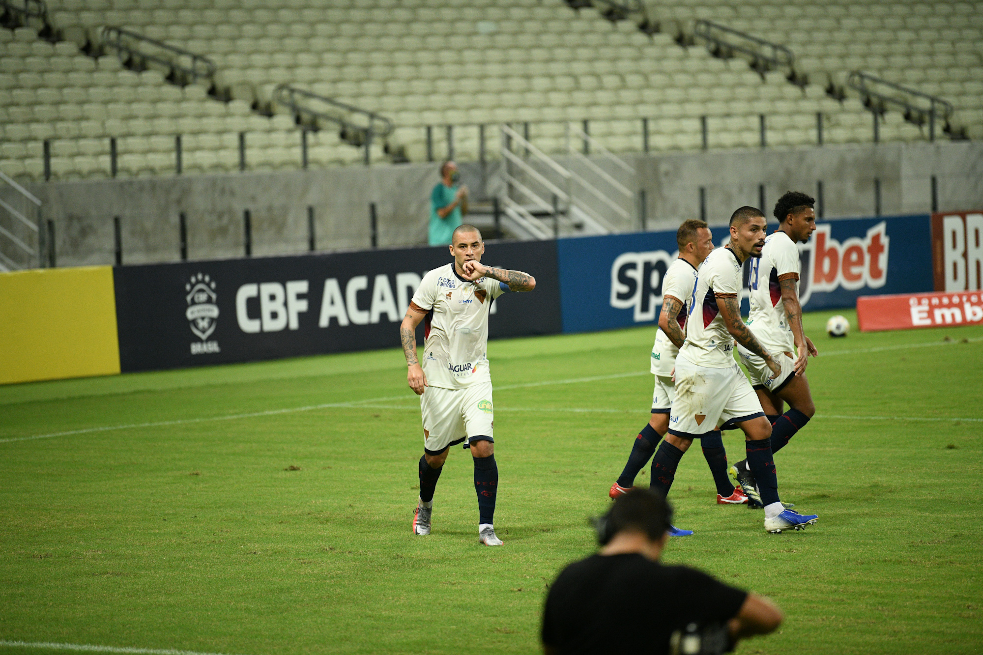 Fortaleza comemorando gol pela Copa do Nordeste. (Foto: AGIF)