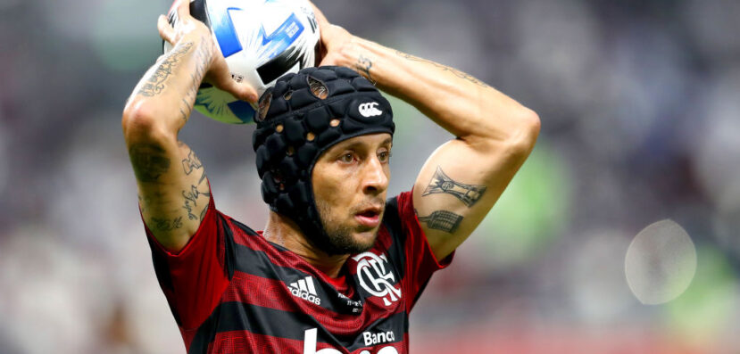 Rafinha em campo pelo Flamengo na Libertadores. (Foto: Getty Images)