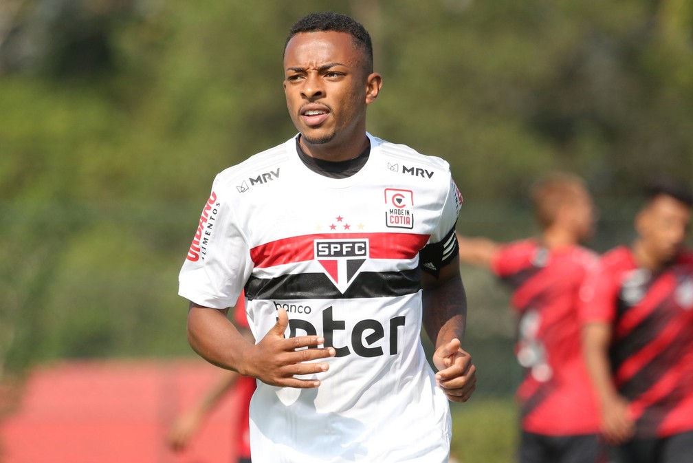 Wellington é uma das joias de Cotia para receber chance com Crespo na LE (Foto: Divulgação/São Paulo)