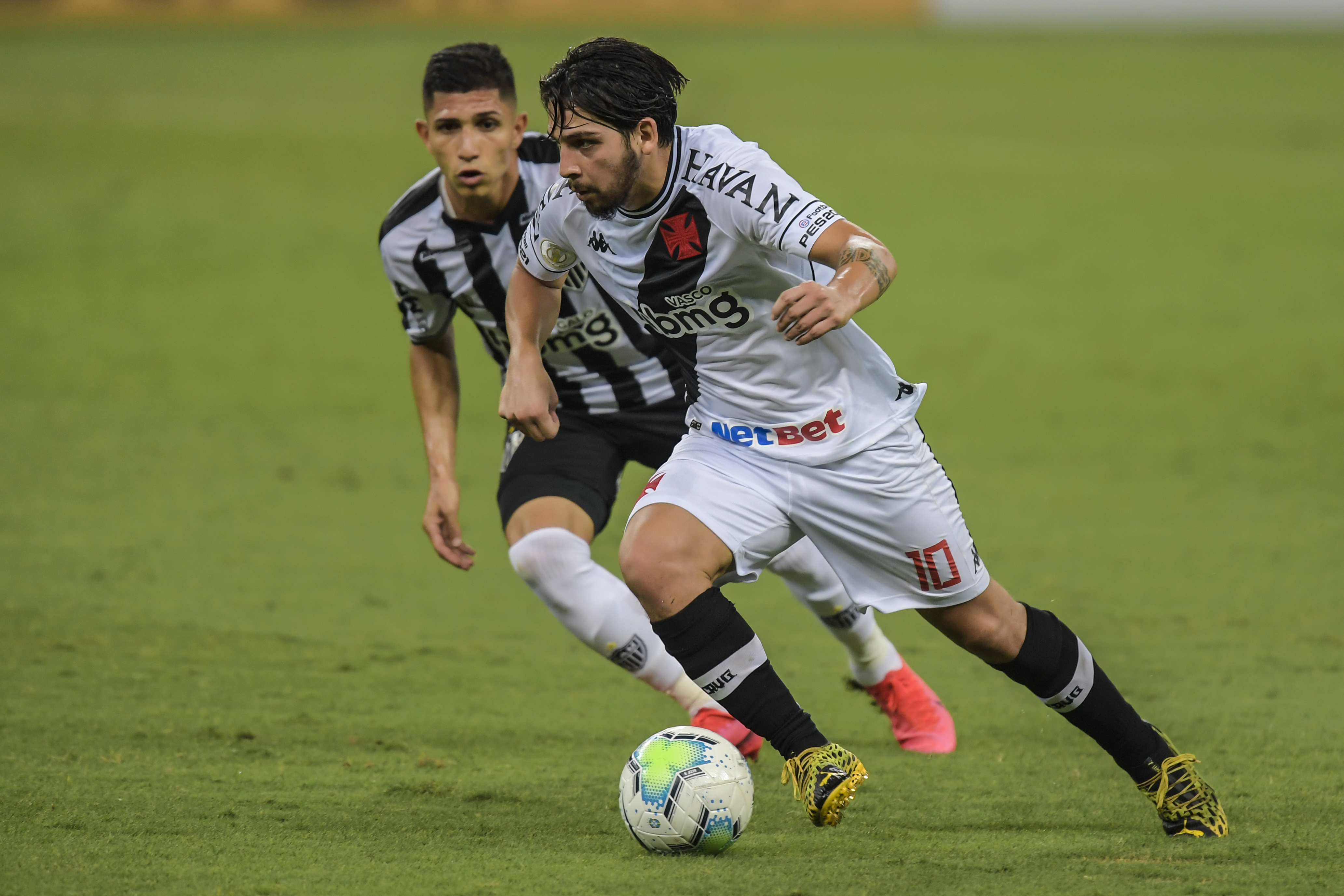 Benítez em campo pelo Brasileirão. (Foto: Getty Images)
