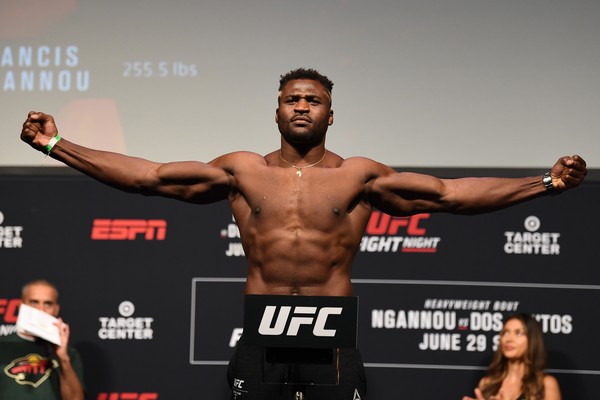 Francis Ngannou quatro vitórias seguidas por nocaute no primeiro round. (Foto: Getty Images)