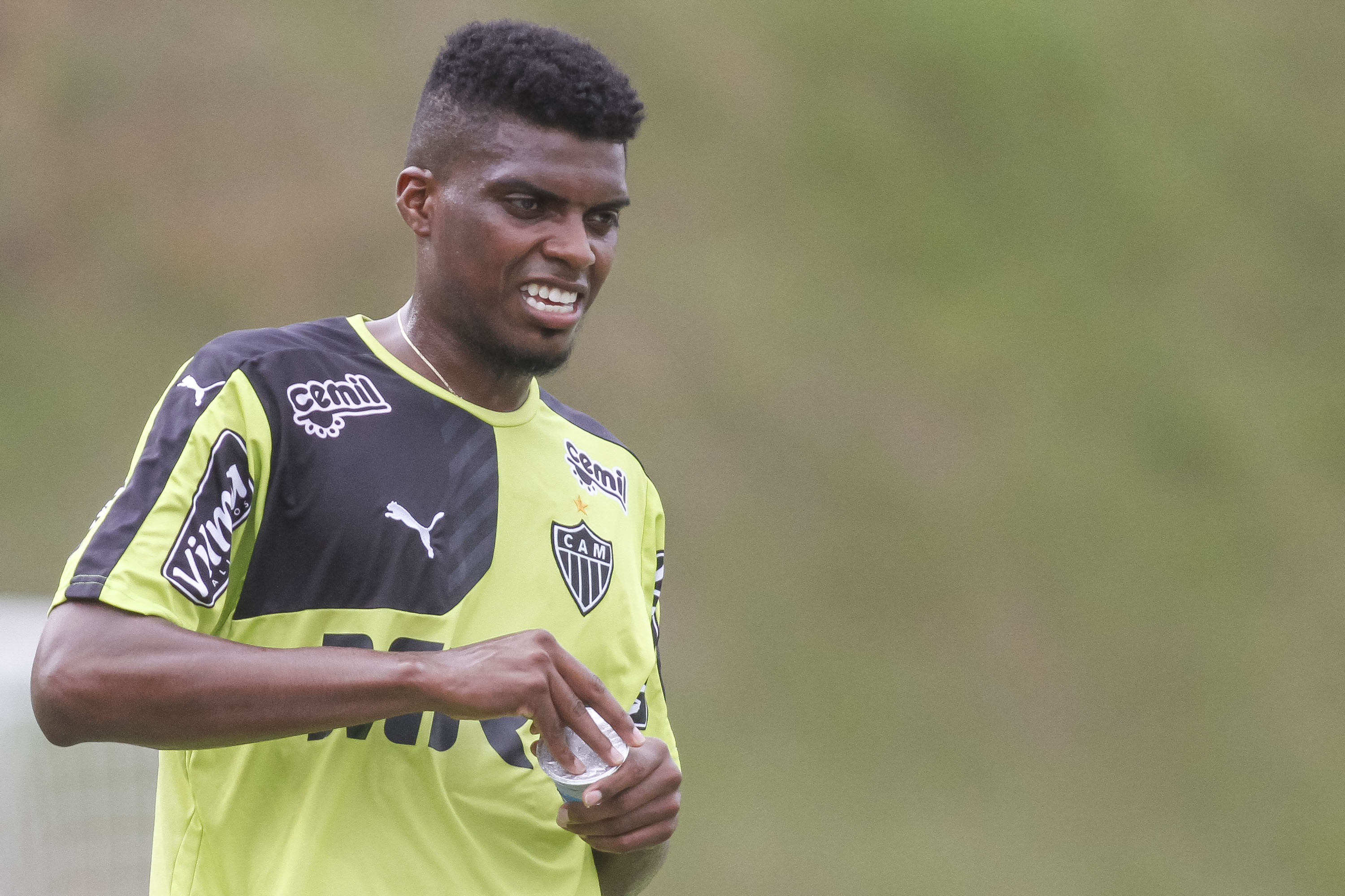 Jemerson deixou o Atlético em 2016 rumo ao futebol europeu (Foto: Thomas Santos/AGIF)