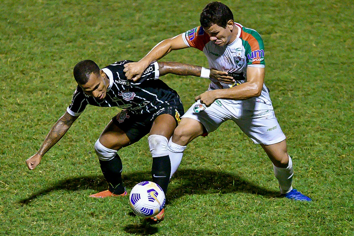 Corinthians em partida contra o Salgueiro. Foto: AGIF