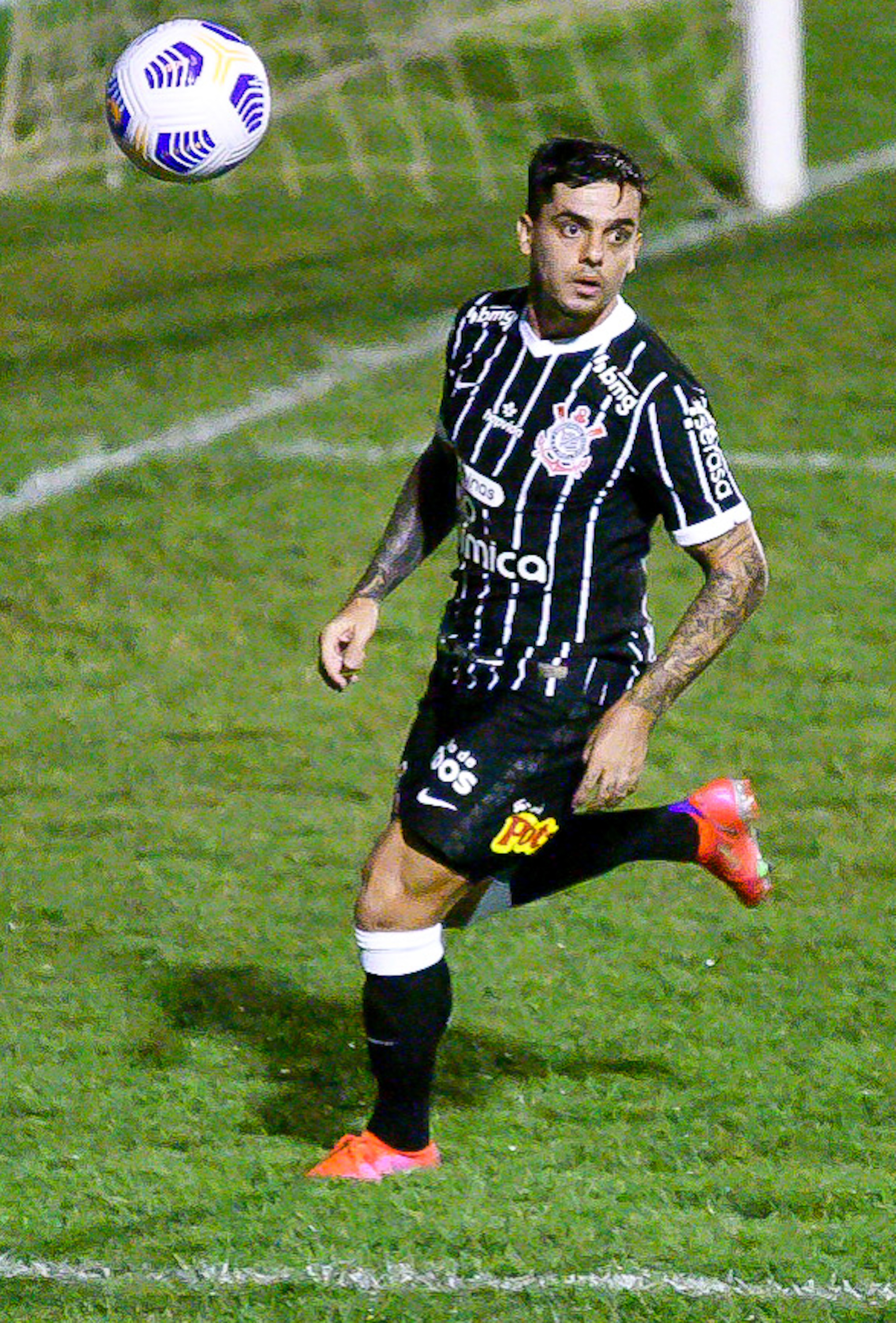 Fagner: dúvida para a partida de amanhã (Foto: Heitor Ramos/AGIF) Fagner: dúvida para a partida de amanhã (Foto: Heitor Ramos/AGIF)