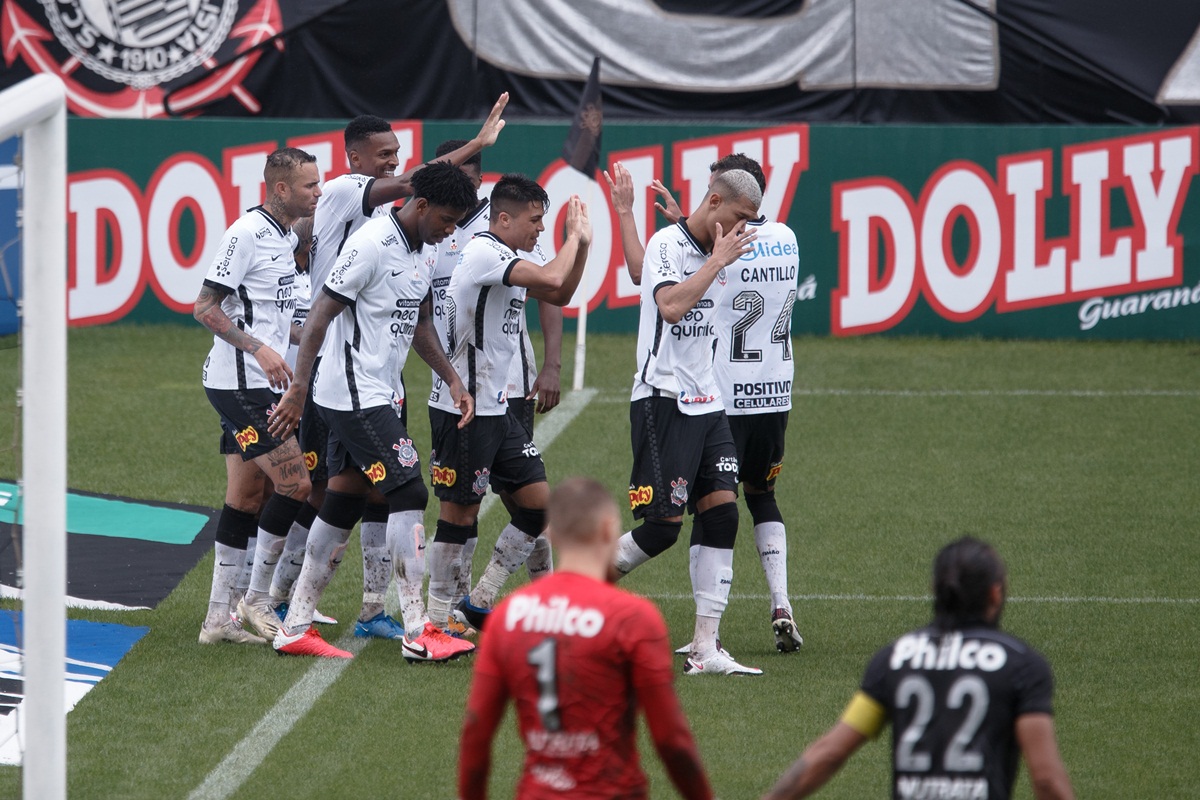 Comemoração de gol do Corinthians. Foto: AGIF