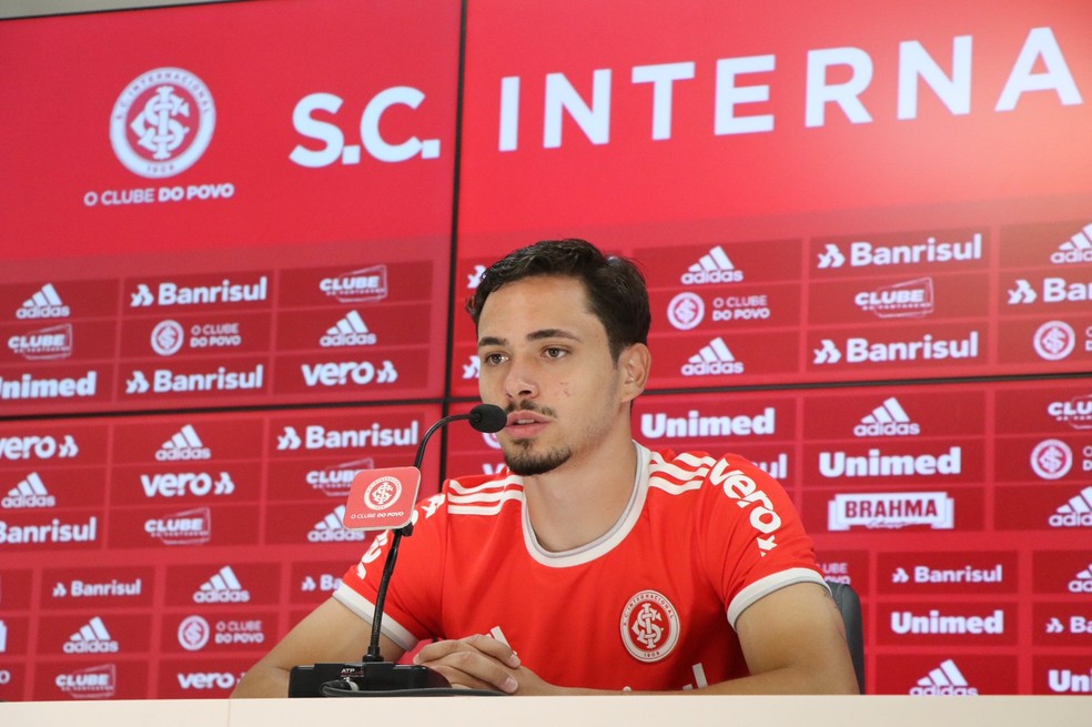 Maurício: ganhará chance no time titular (Foto: Ricardo Duarte/Internacional)