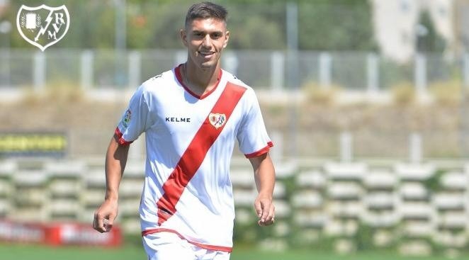 Velázquez tem contrato expirando na Espanha em junho e entrou no radar do Inter (Foto: Site Oficial/Rayo Vallecano.es)