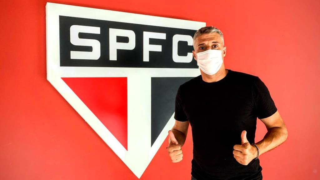 Hernán Crespo tenta ser o técnico a liderar o time rumo à conquista de títulos em 2021(Foto: Divulgação/saopaulofc.net)