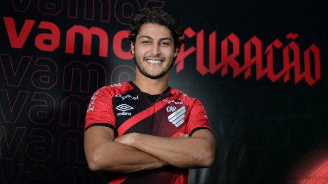 Marcinho anunciado pelo Athletico-PR. (Foto:  Fabio Wosniak/athletico.com.br) 