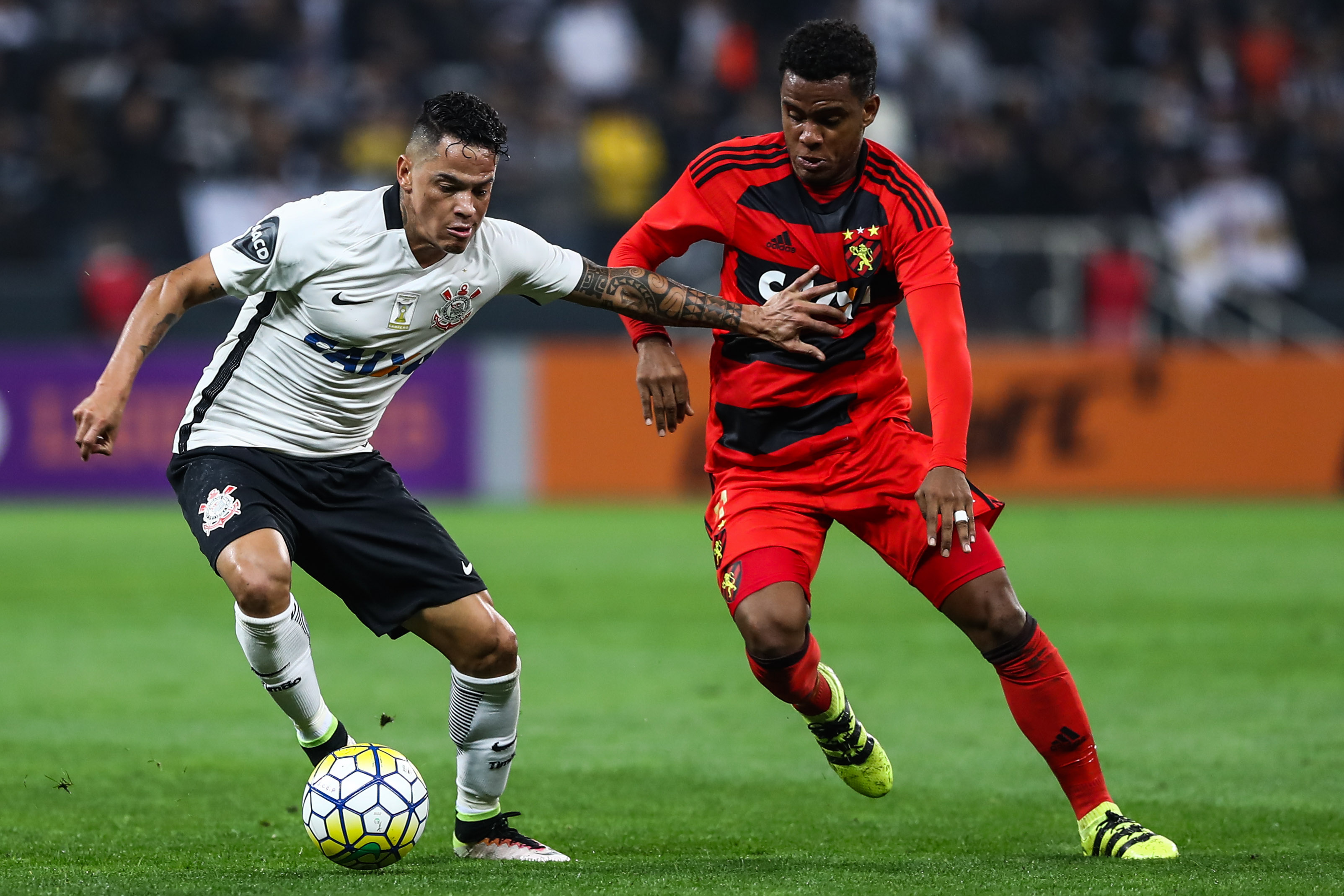 Rithely tem mais de 360 partidas com a camisa do Sport (Foto: Marcello Zambrana/AGIF)