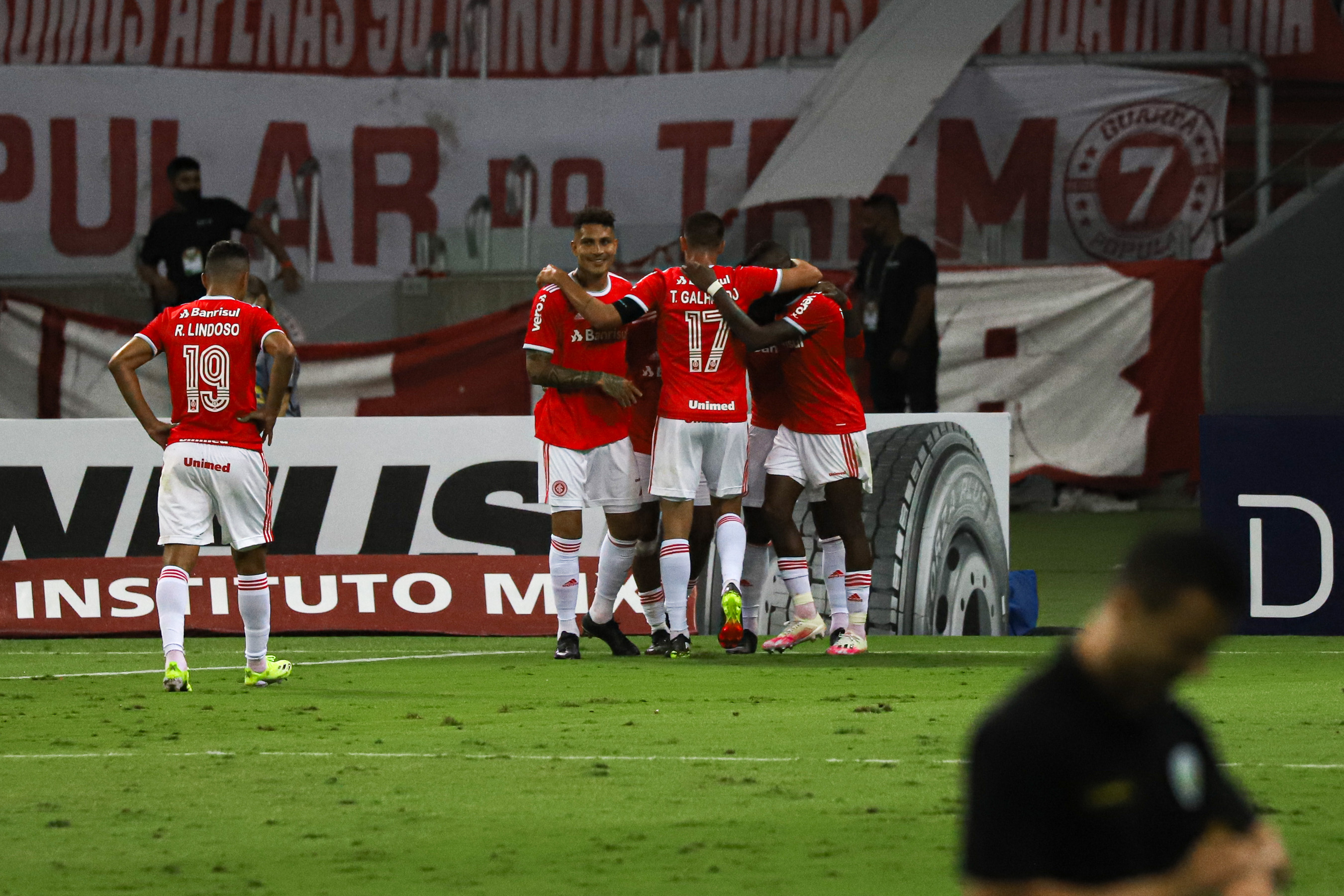 Internacional comemorando gol no Gaúchão. (Foto: AGIF)