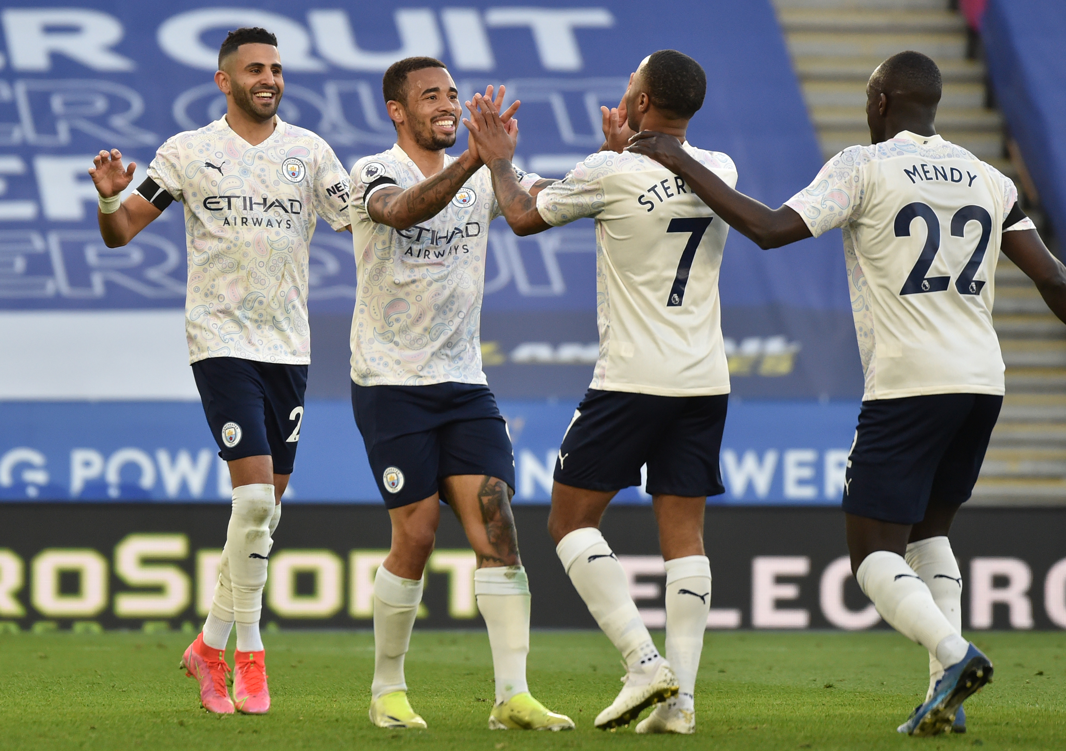 Manchester City em campo pela Premier League. (Foto: Getty Images)